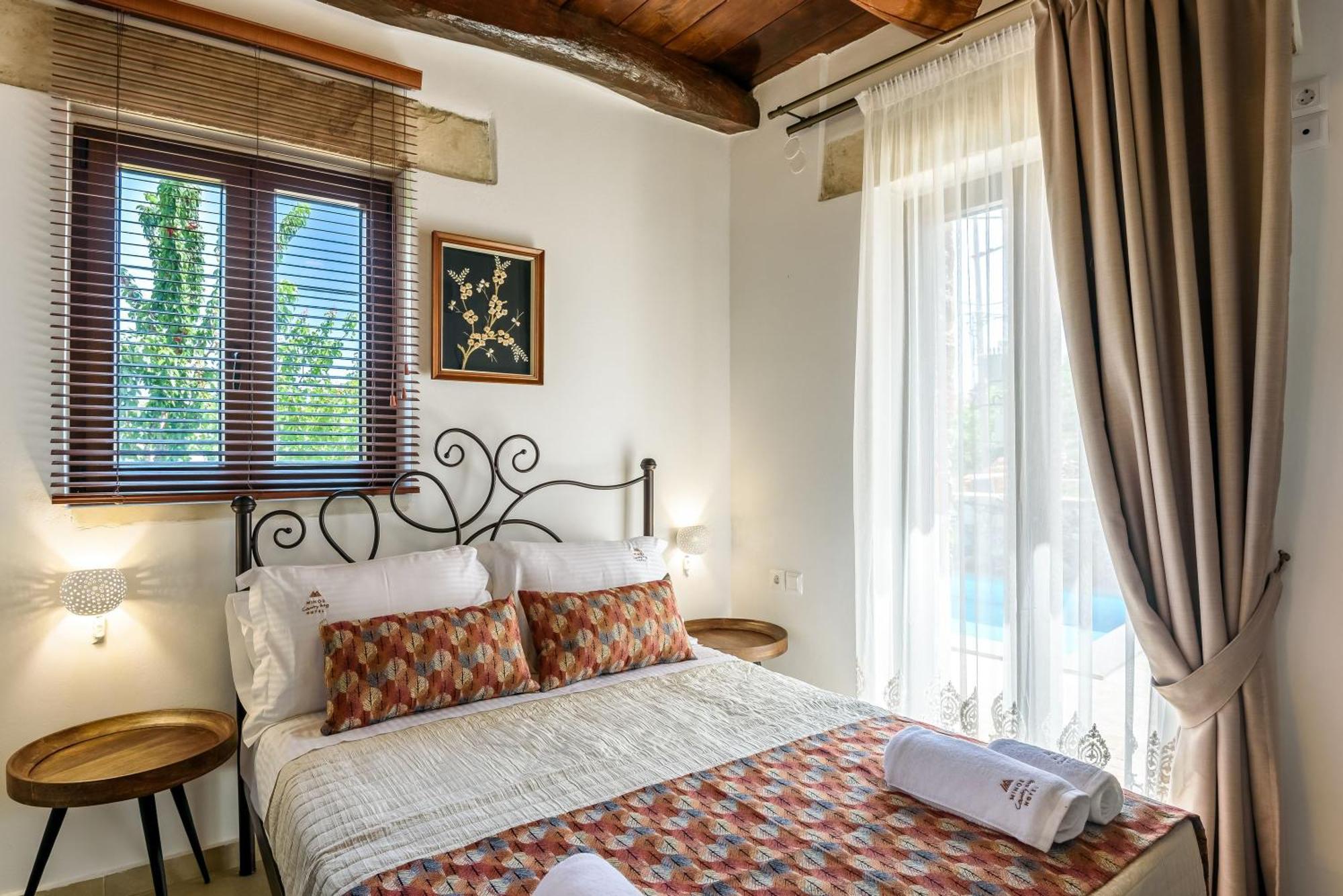 Minos Country Living Apartments Agriles エクステリア 写真