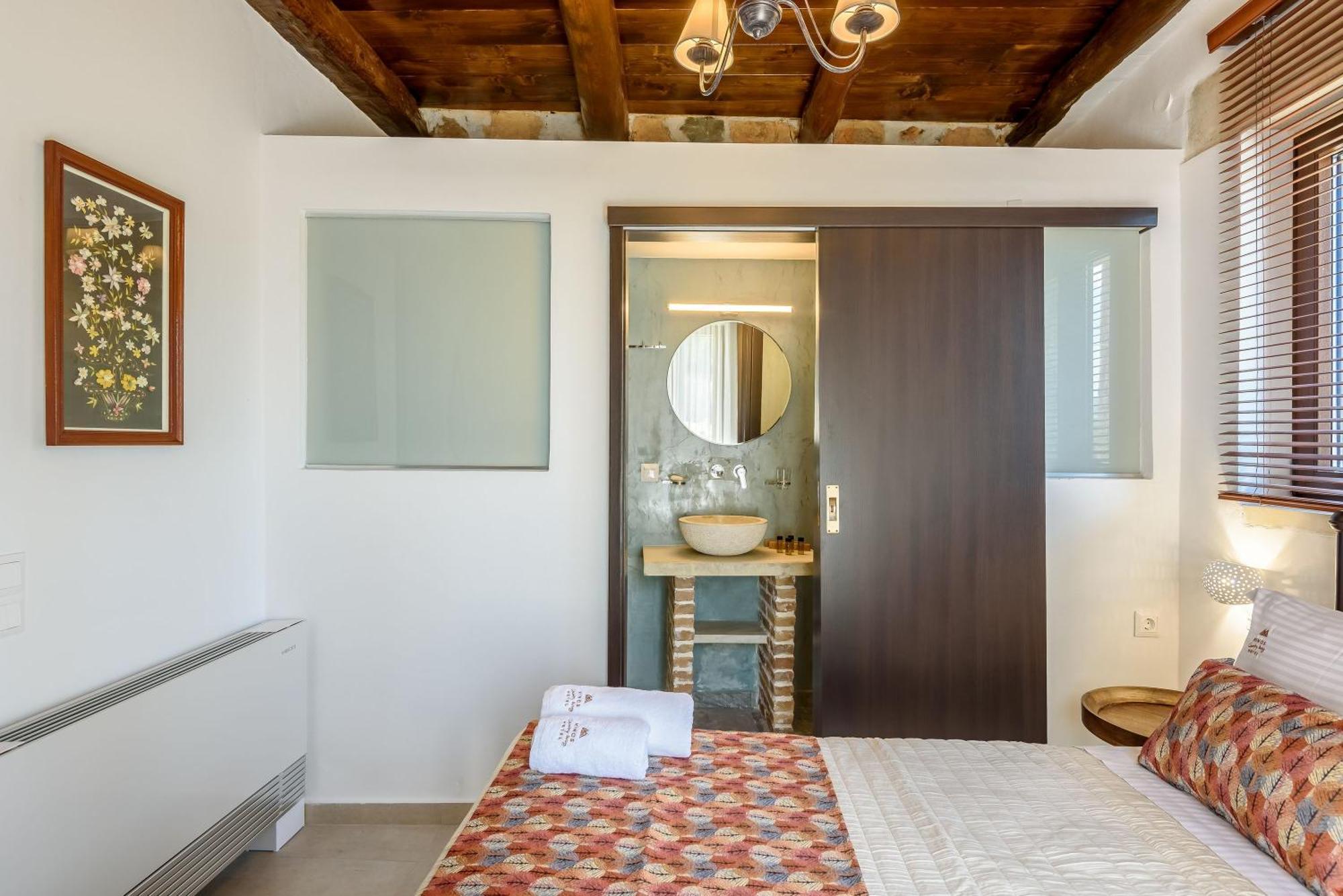 Minos Country Living Apartments Agriles エクステリア 写真