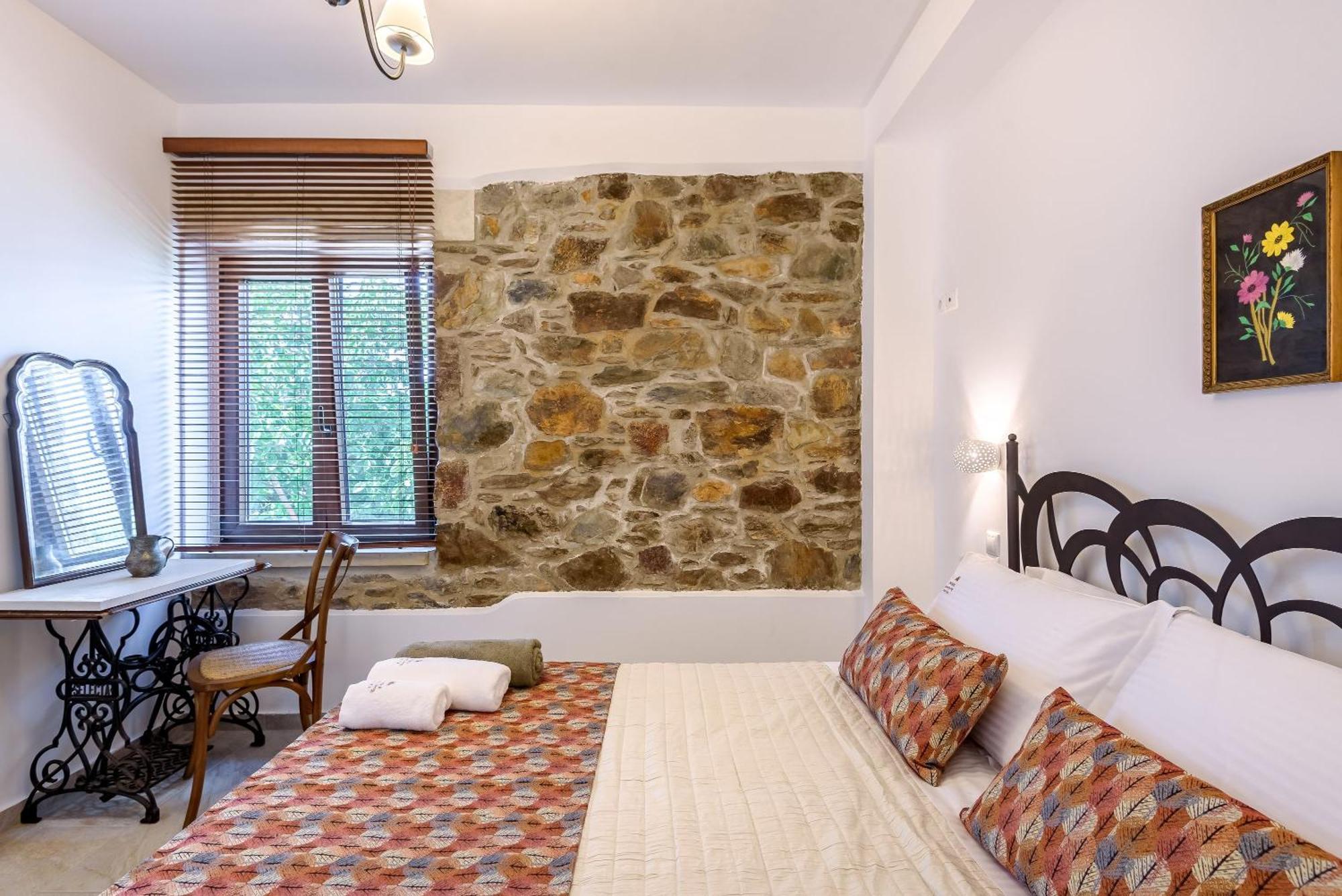 Minos Country Living Apartments Agriles エクステリア 写真