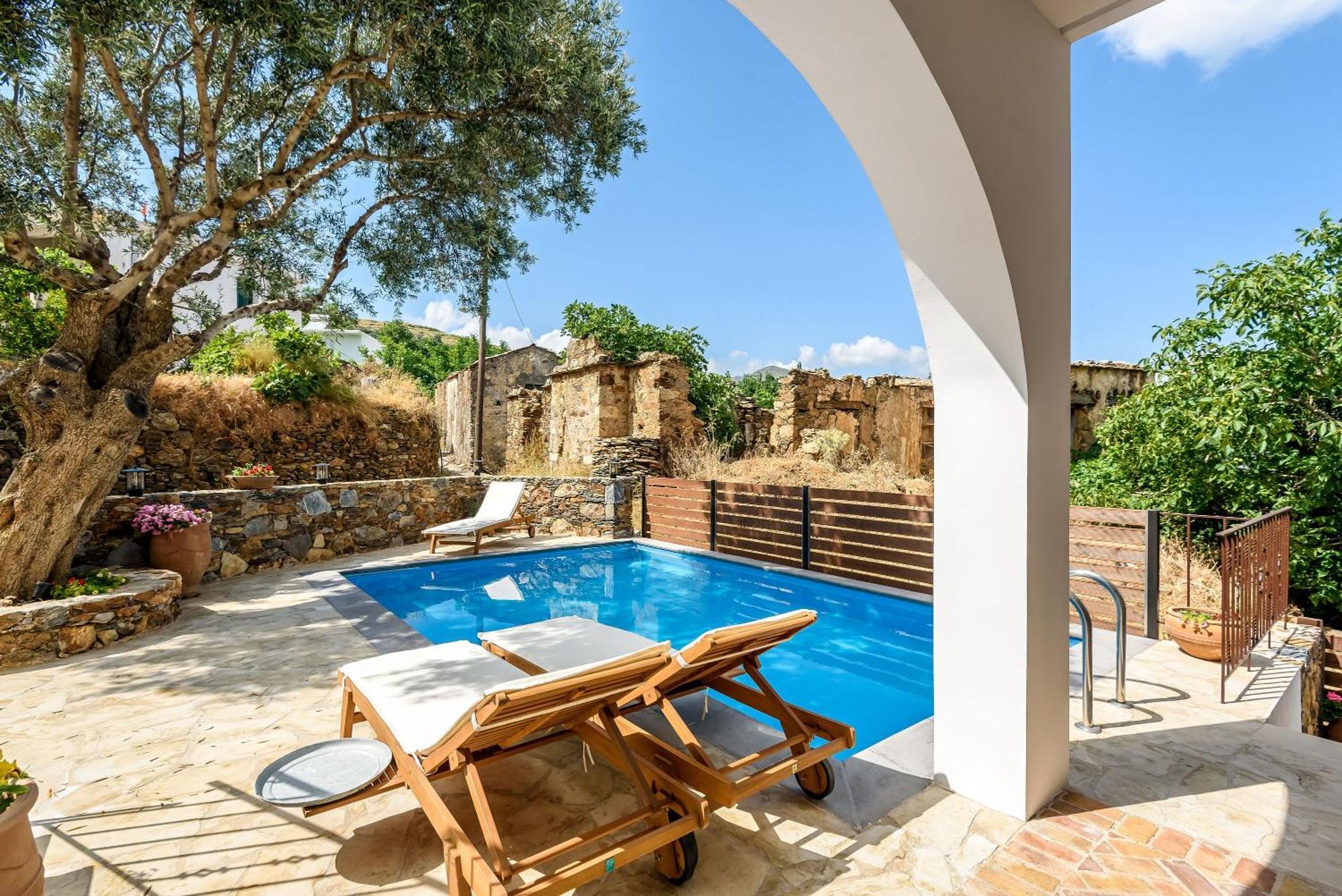 Minos Country Living Apartments Agriles エクステリア 写真